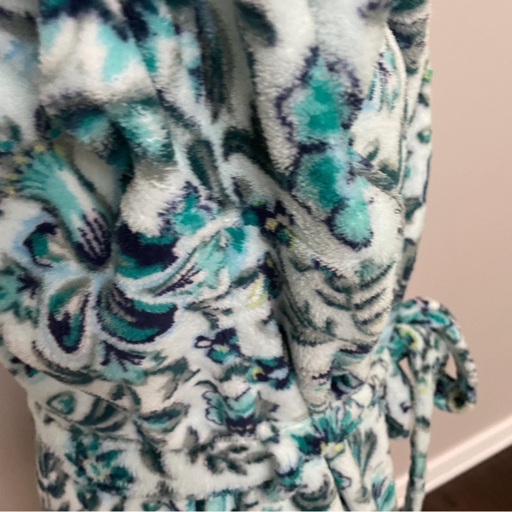 Vera Bradley Robe Hooded Plush Cozy Thick Pockets Belted Blue Green Cloud Vine - Picture 12 of 14